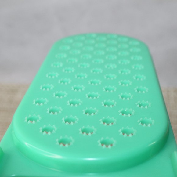 VTG TUPPERWARE JADEITE CHEESE GRATER SHREDDER w/STORAGE KEEPER CONTAINER & LID - Picture 6 of 13